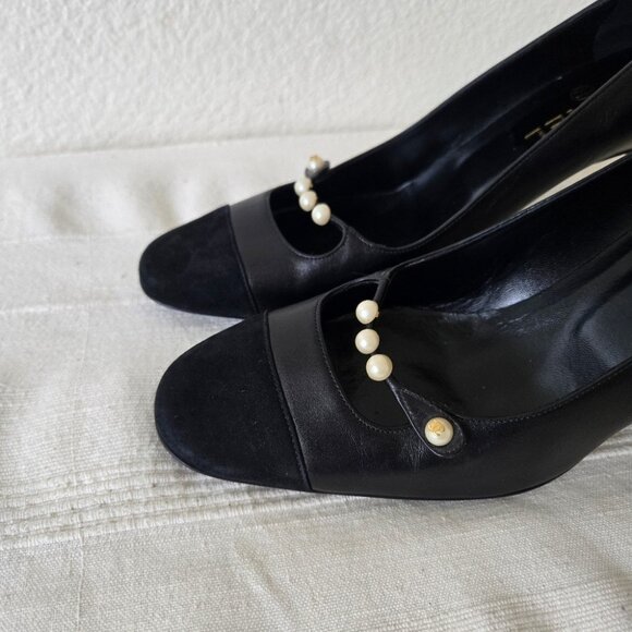 Vintage Chanel Pearl Cap Toe Velvet Stiletto Heels Pumps Black - Picture 8 of 16
